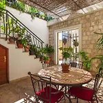 Mike Apartman Makarska